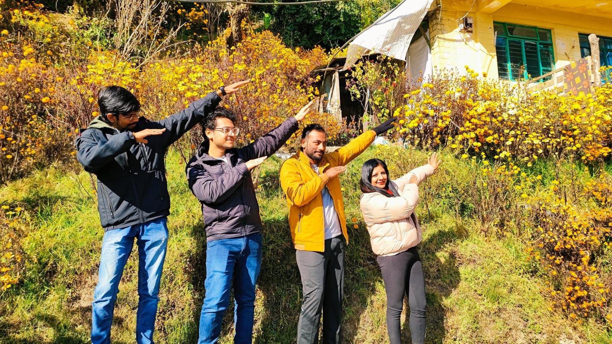 Pathi Bunkers Hostel Darjeeling  Exterior photo