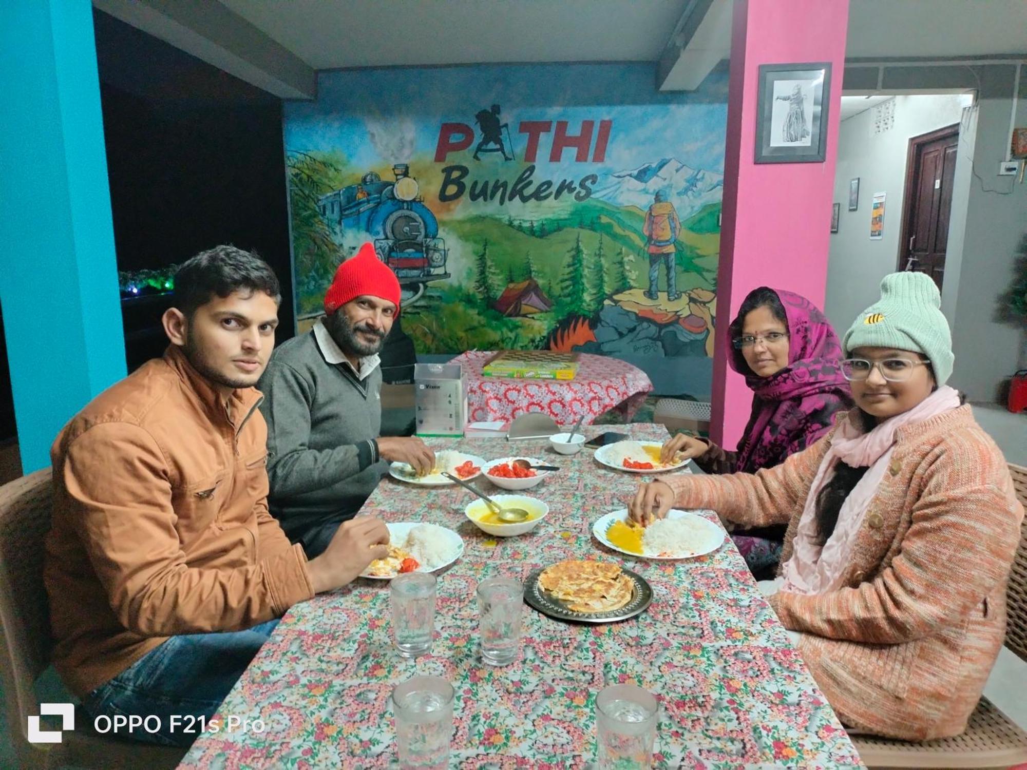 Pathi Bunkers Hostel Darjeeling  Exterior photo